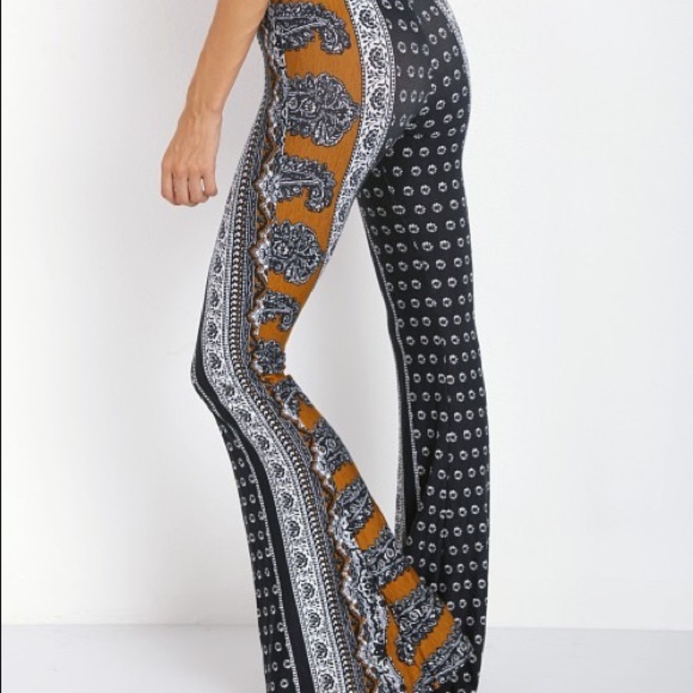Novella Royale Janis Bells Navy Daisy Paisley